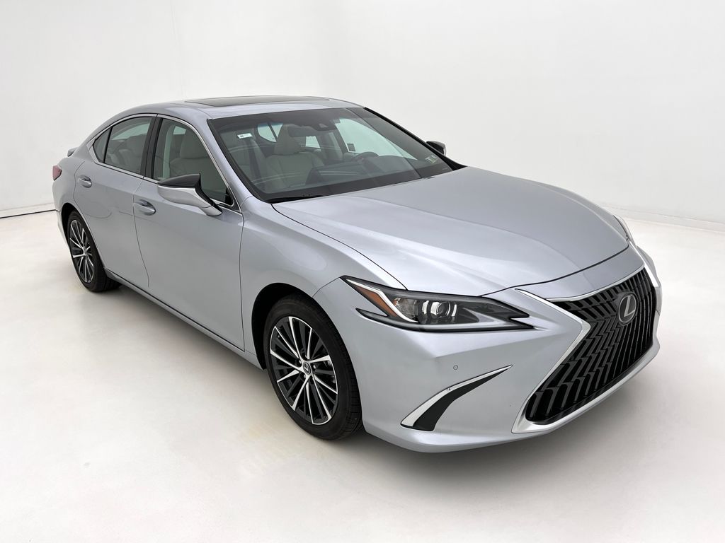 2025 Lexus ES 300h photo 3