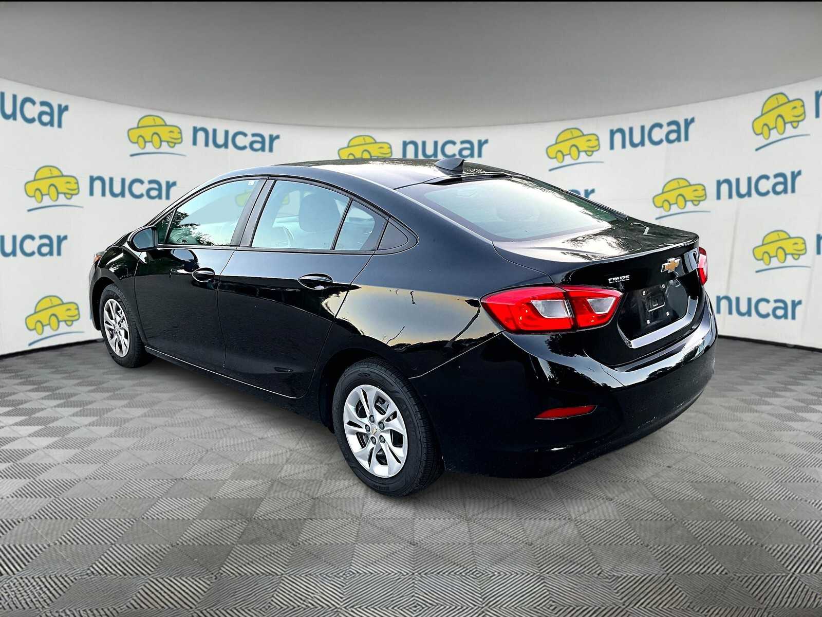 2019 Chevrolet Cruze LS photo 3