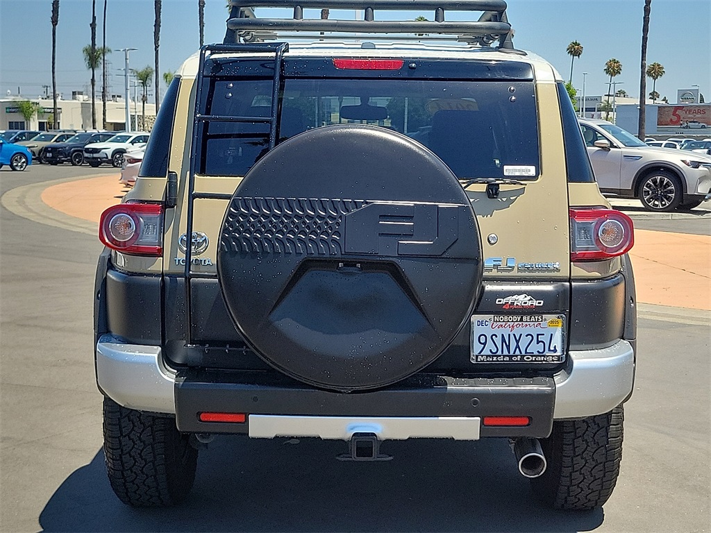 2014 Toyota FJ Cruiser Base photo 4