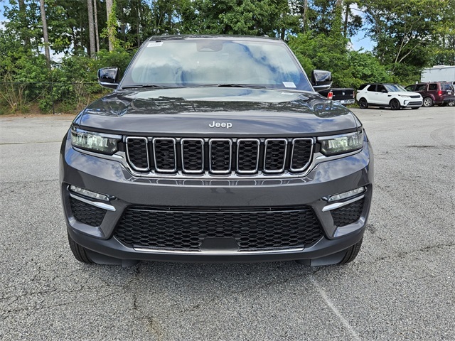 2025 Jeep Grand Cherokee Limited photo 2