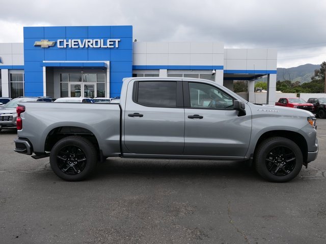 2025 Chevrolet Silverado 1500 Custom photo 2