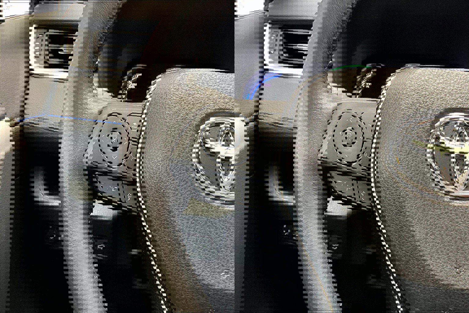 2021 Toyota RAV4 Hybrid XSE photo 18
