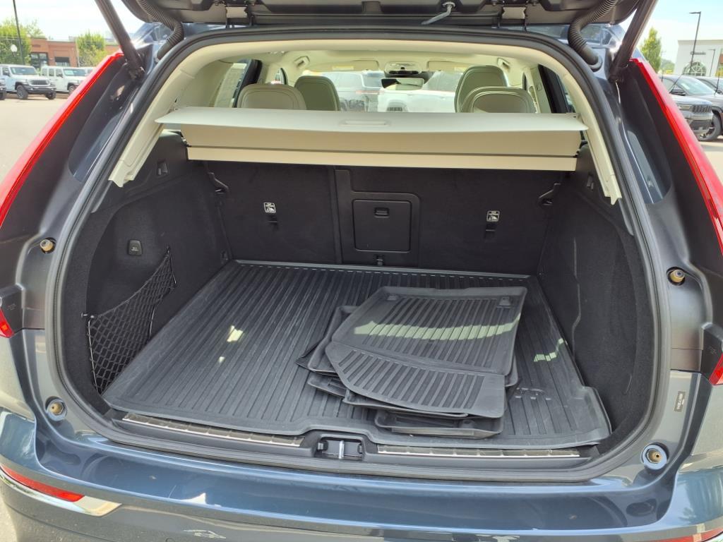 2020 Volvo XC60 Inscription photo 18