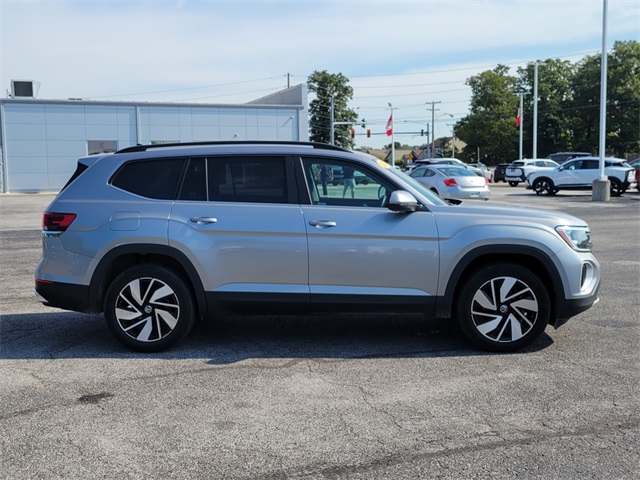 2024 Volkswagen Atlas SE Technology photo 2
