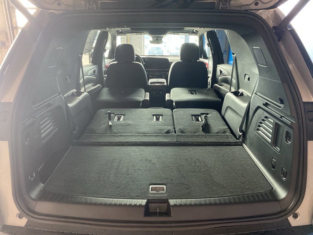 2026 Chevrolet Traverse Z71 photo 16