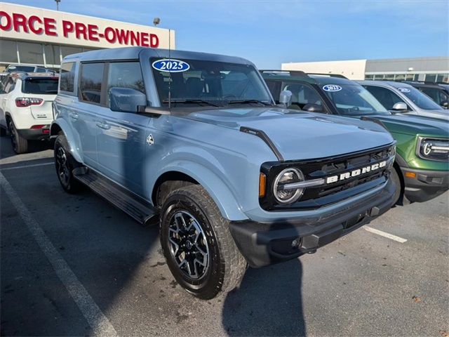 2025 Ford Bronco 4-Door Outer Banks's photo