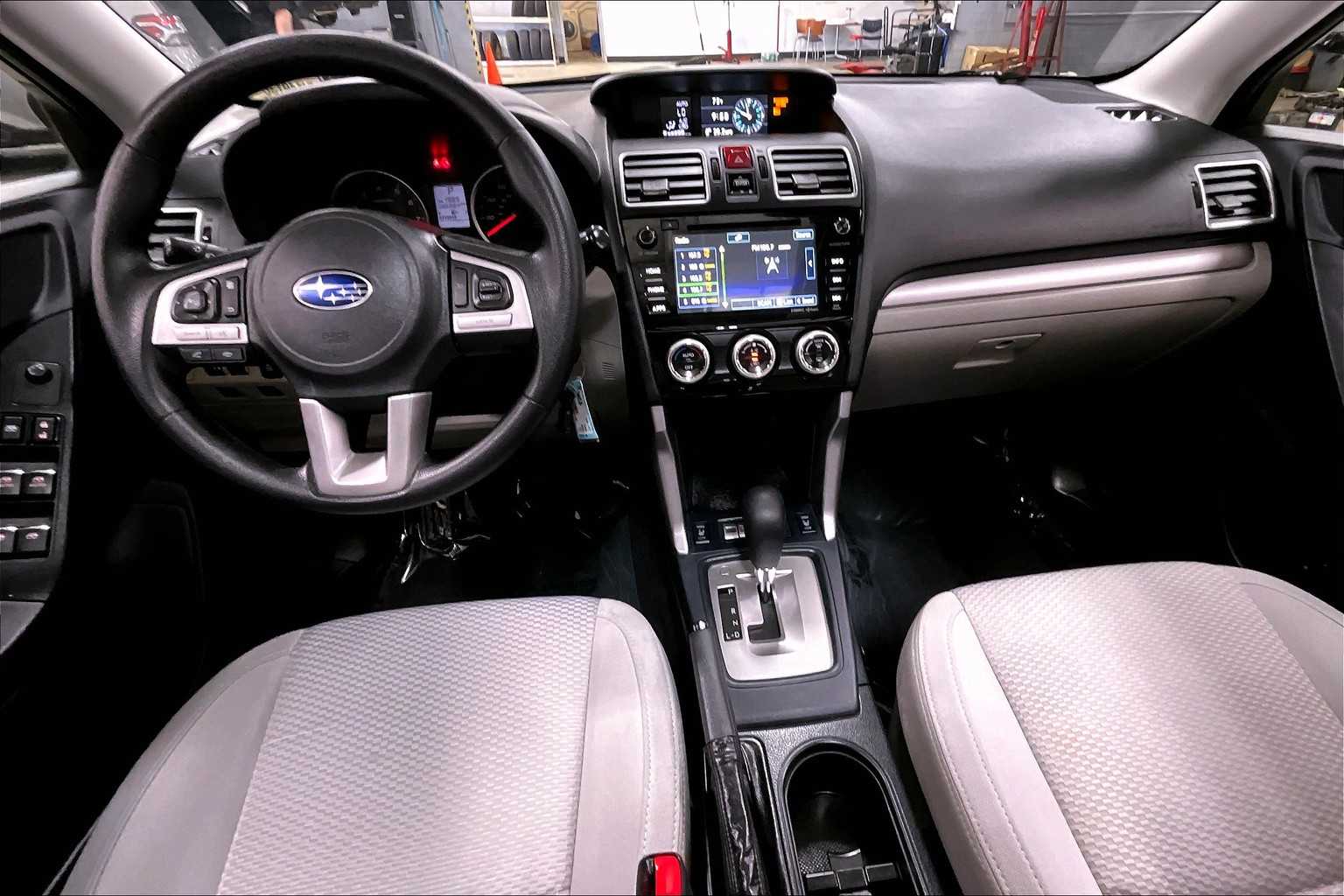 2018 Subaru Forester Premium photo 14