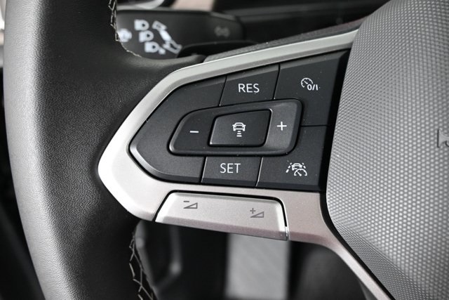 2025 Volkswagen Atlas SEL photo 15