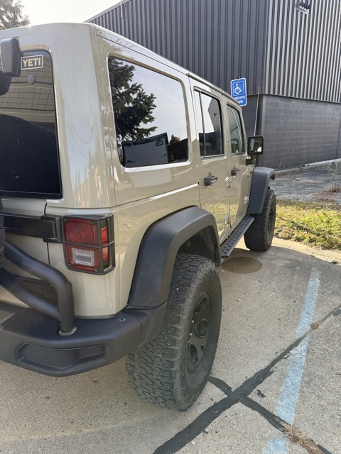 2017 Jeep Wrangler Unlimited Rubicon Recon photo 2