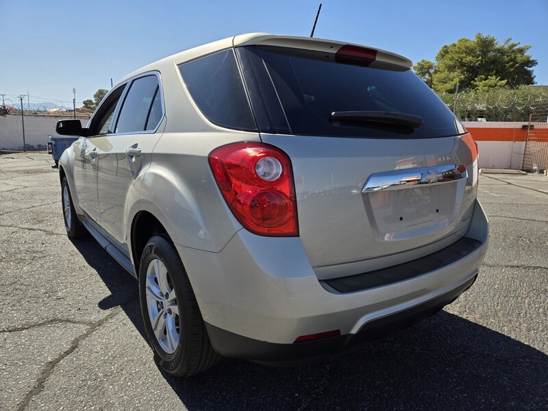 2014 Chevrolet Equinox LS photo 2