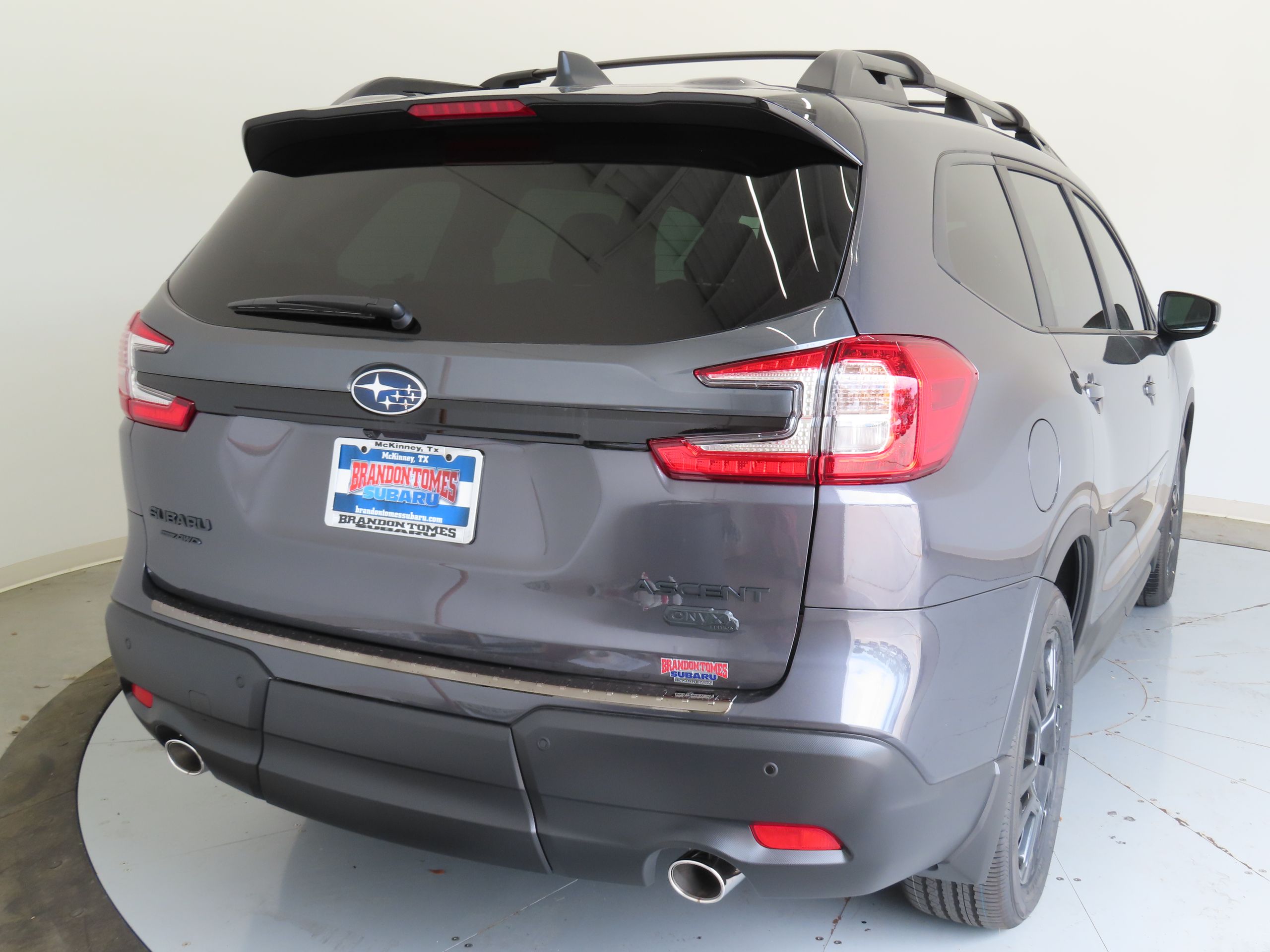 2025 Subaru Ascent Onyx Edition Touring photo 3