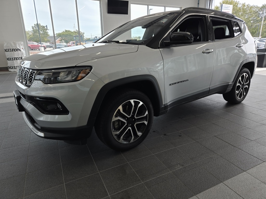 2024 Jeep Compass Limited photo 2