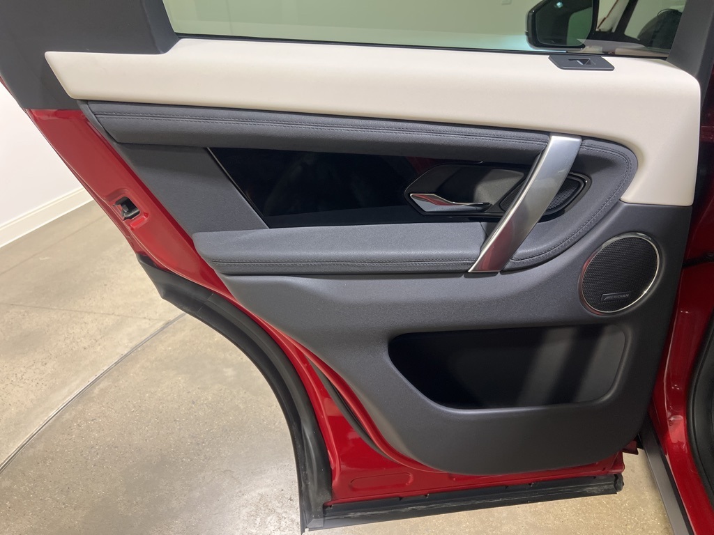 2025 Land Rover Discovery Sport S photo 20