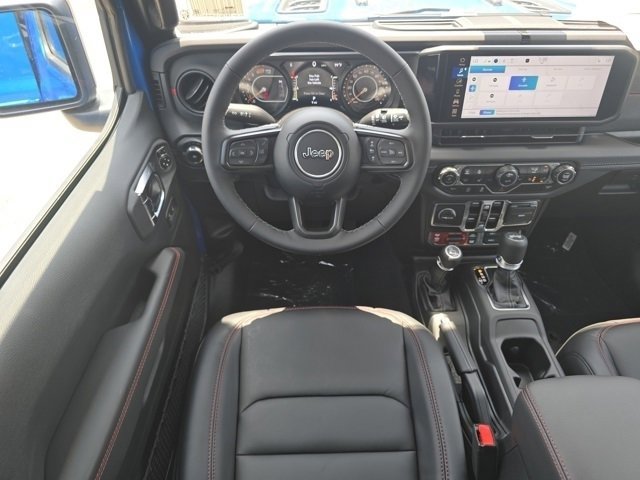 2025 Jeep Wrangler Rubicon photo 3