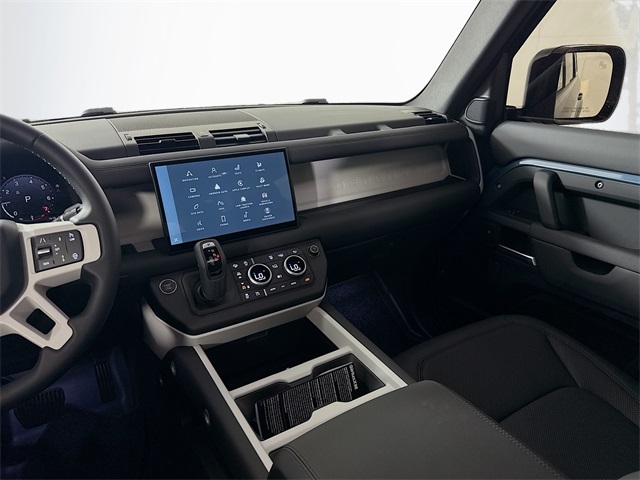 2025 Land Rover Defender 110 S photo 24