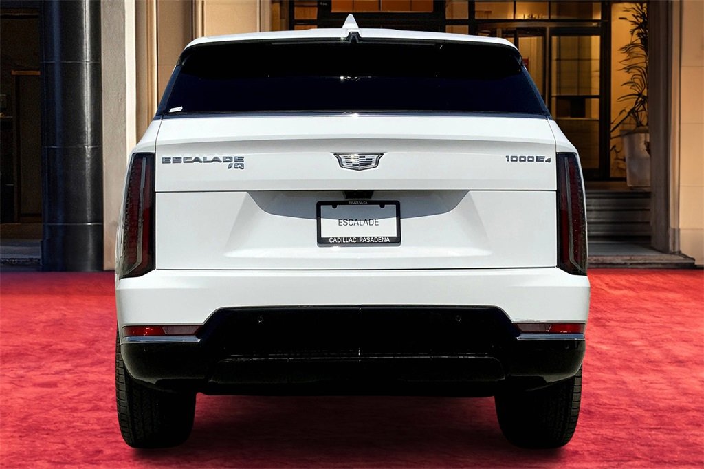 2025 Cadillac Escalade IQ Luxury photo 3