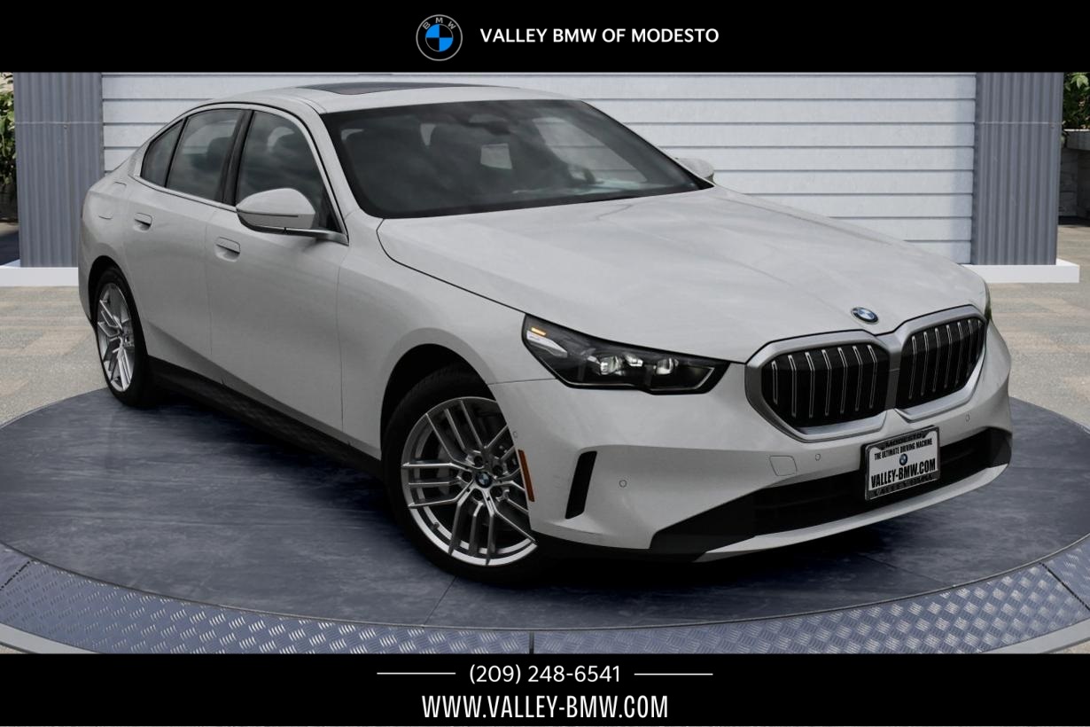 2024 BMW 5 Series 530i's photo