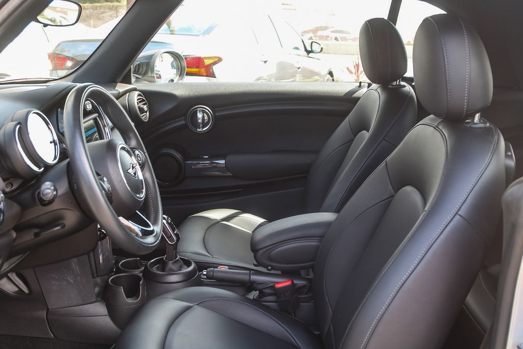 2021 Mini Cooper Signature Convertible photo 22