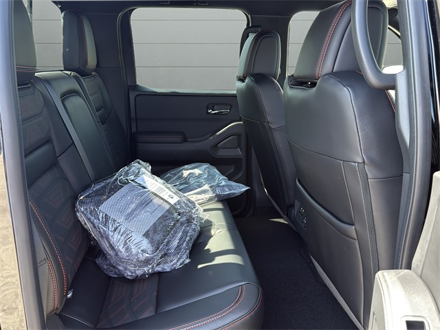 2025 Nissan Frontier PRO-4X photo 24