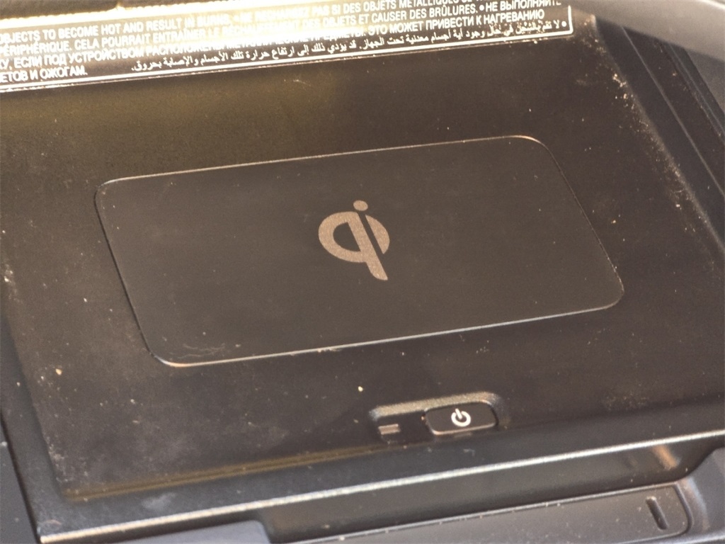 2019 Toyota Camry XSE photo 4