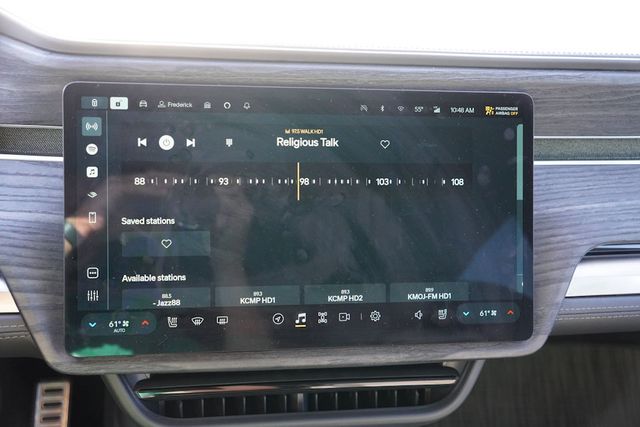 2023 Rivian R1S Adventure photo 25