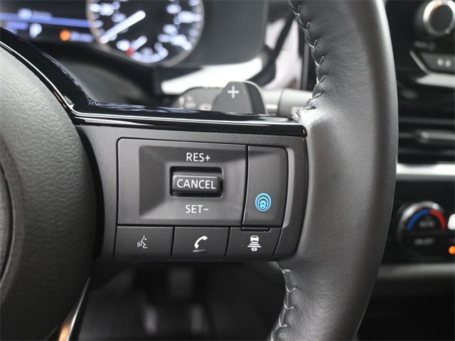 2022 Nissan Pathfinder SV photo 3