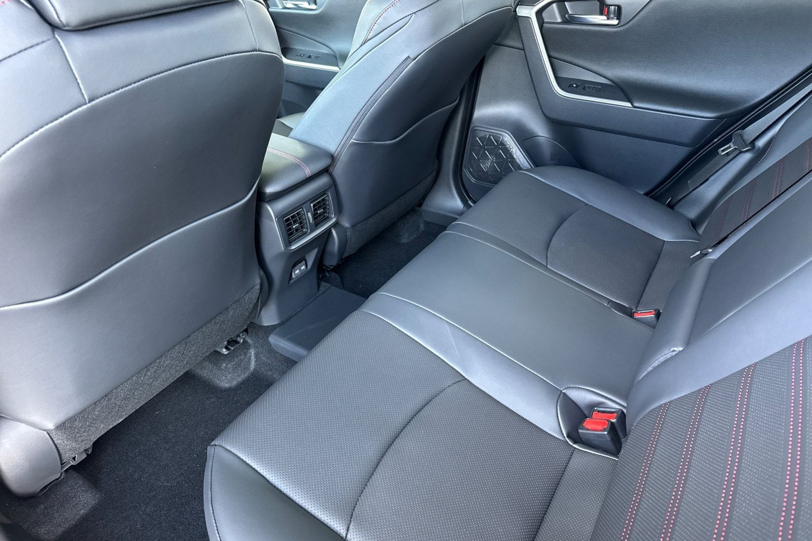 2025 Toyota RAV4 Prime XSE Premium photo 4