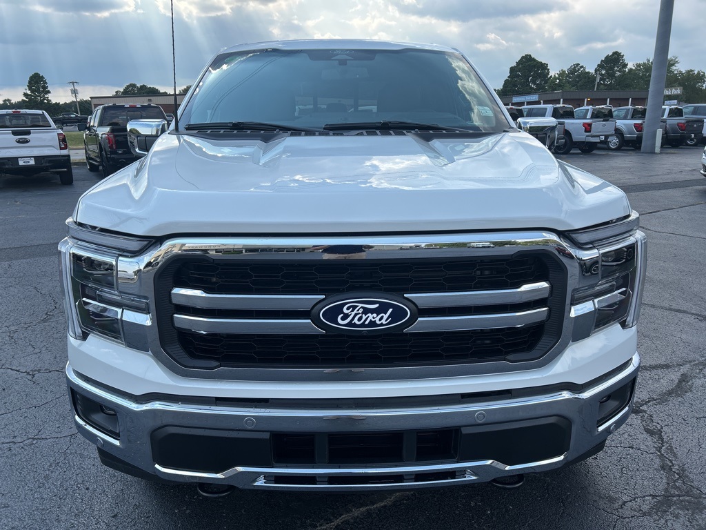 2025 Ford F-150 Lariat photo 2