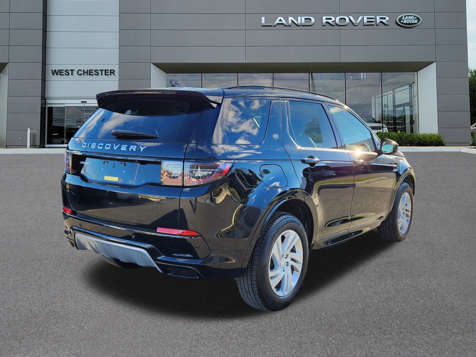 2024 Land Rover Discovery Sport S photo 3