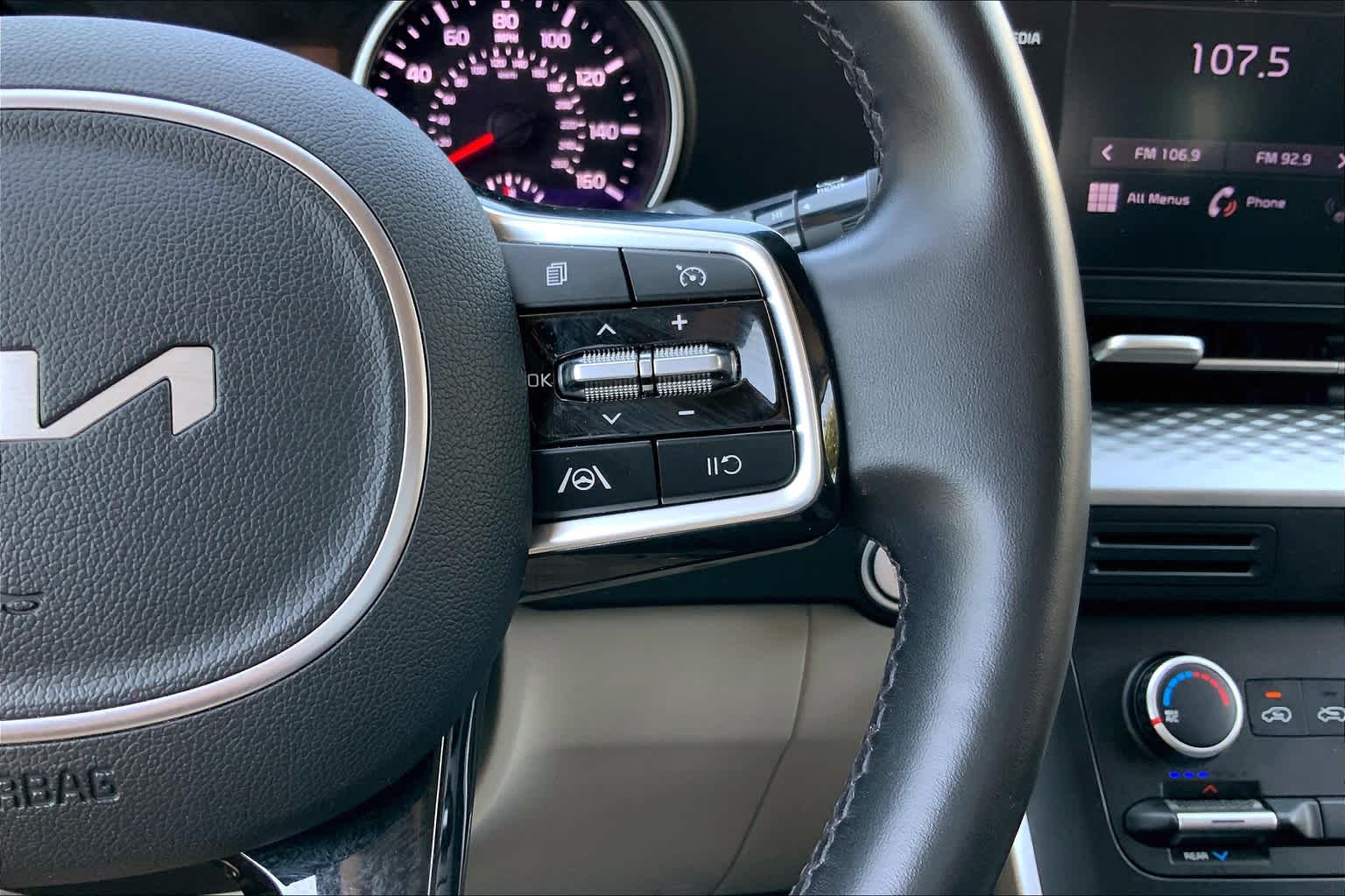 2022 Kia Carnival LX photo 22