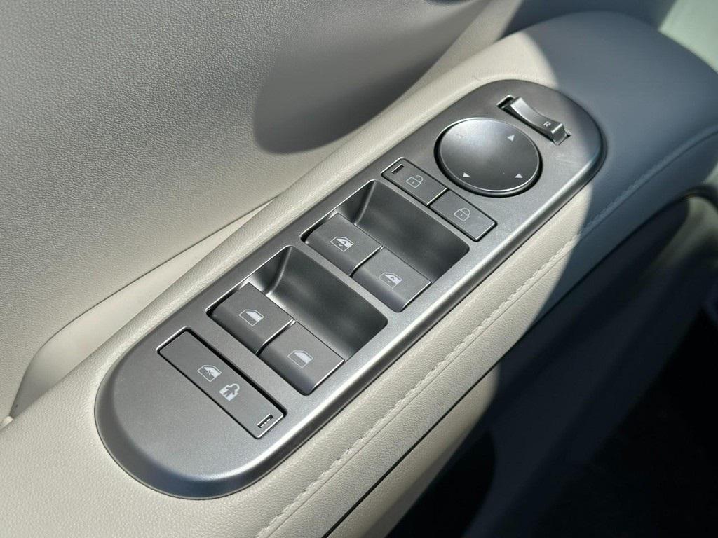 2026 Hyundai Palisade SEL photo 6