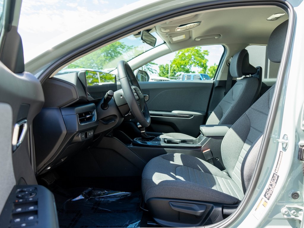 2025 Kia K4 EX photo 11