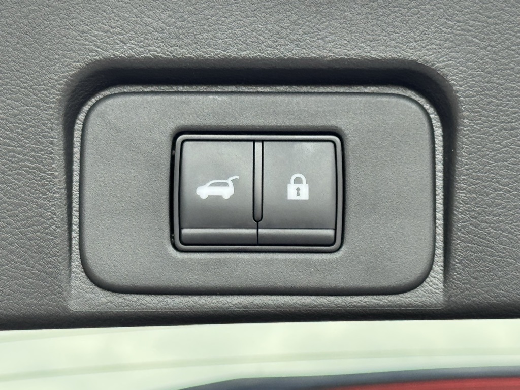 2024 Nissan Rogue SV photo 31