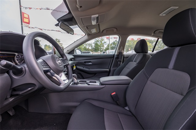 2025 Nissan Sentra SV photo 11