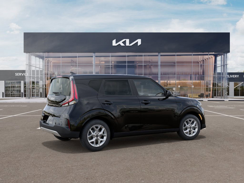 2025 Kia Soul LX photo 6