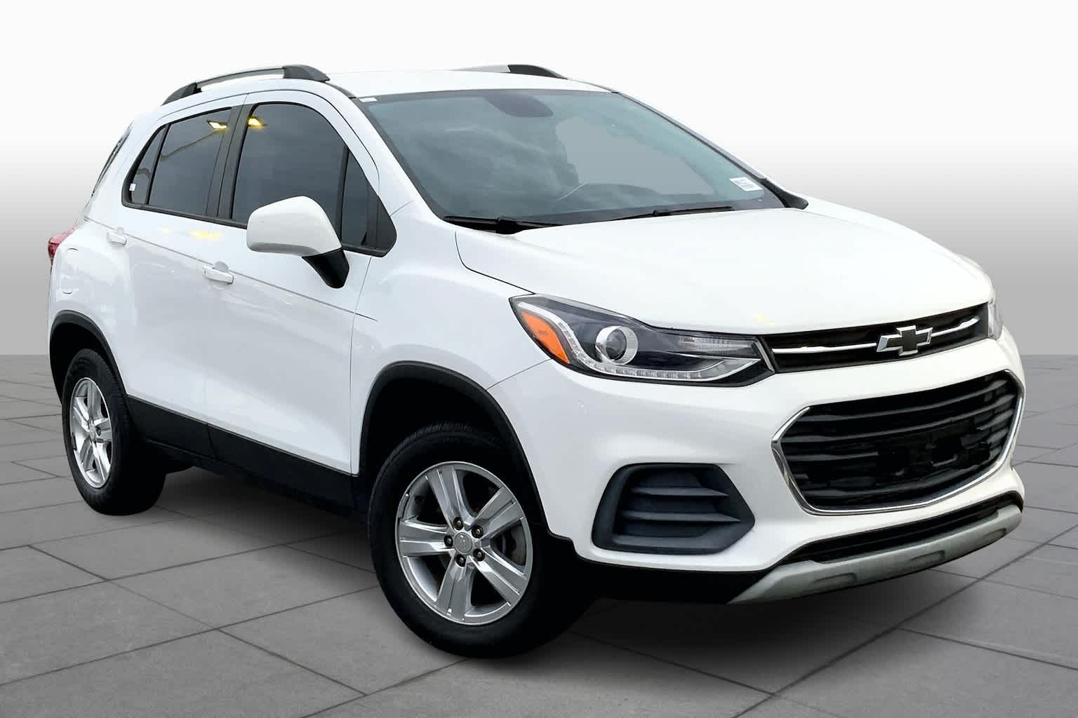 2022 Chevrolet Trax LT photo 2