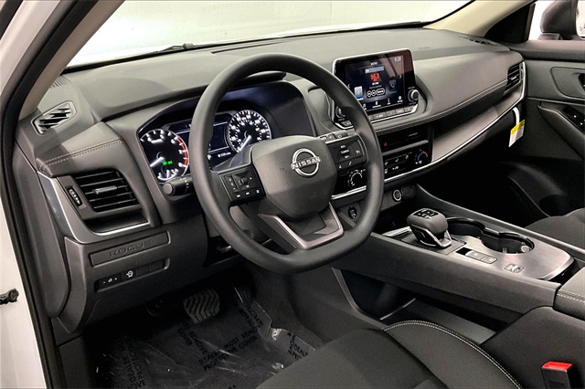 2025 Nissan Rogue S photo 6