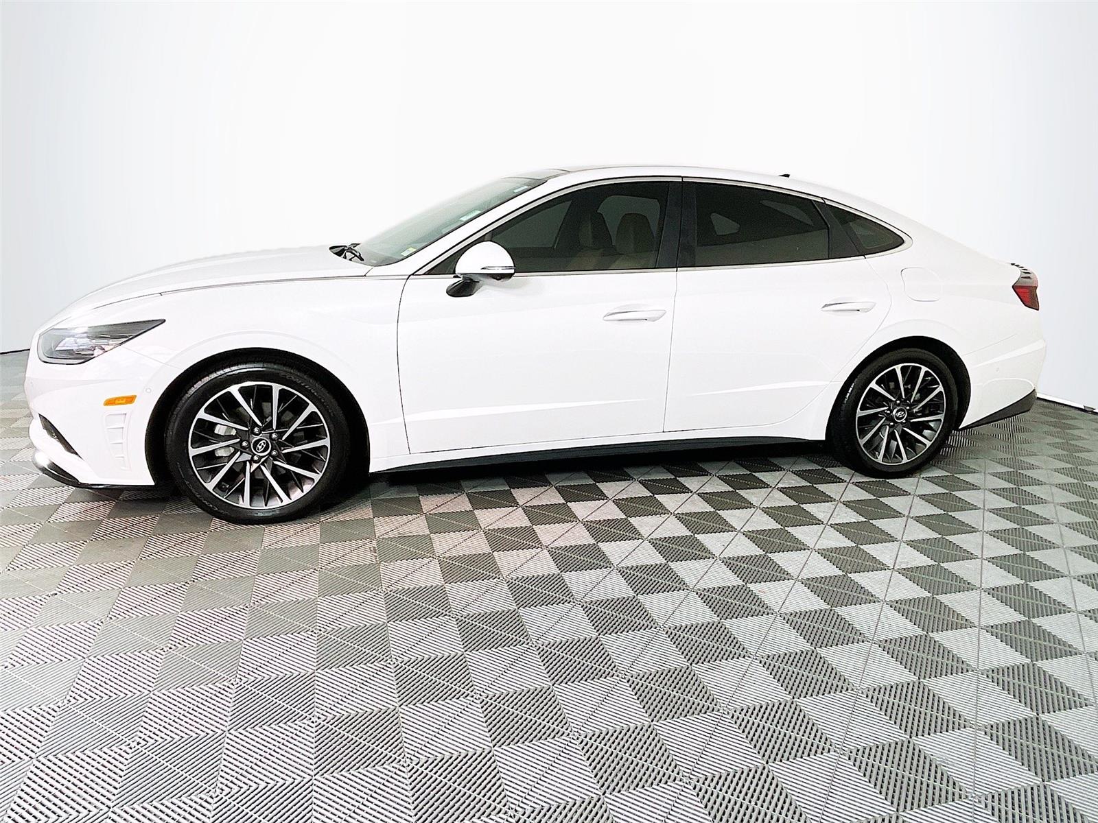 2022 Hyundai Sonata Limited photo 4