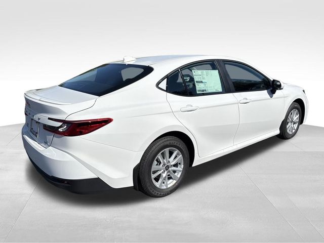 2025 Toyota Camry LE photo 5
