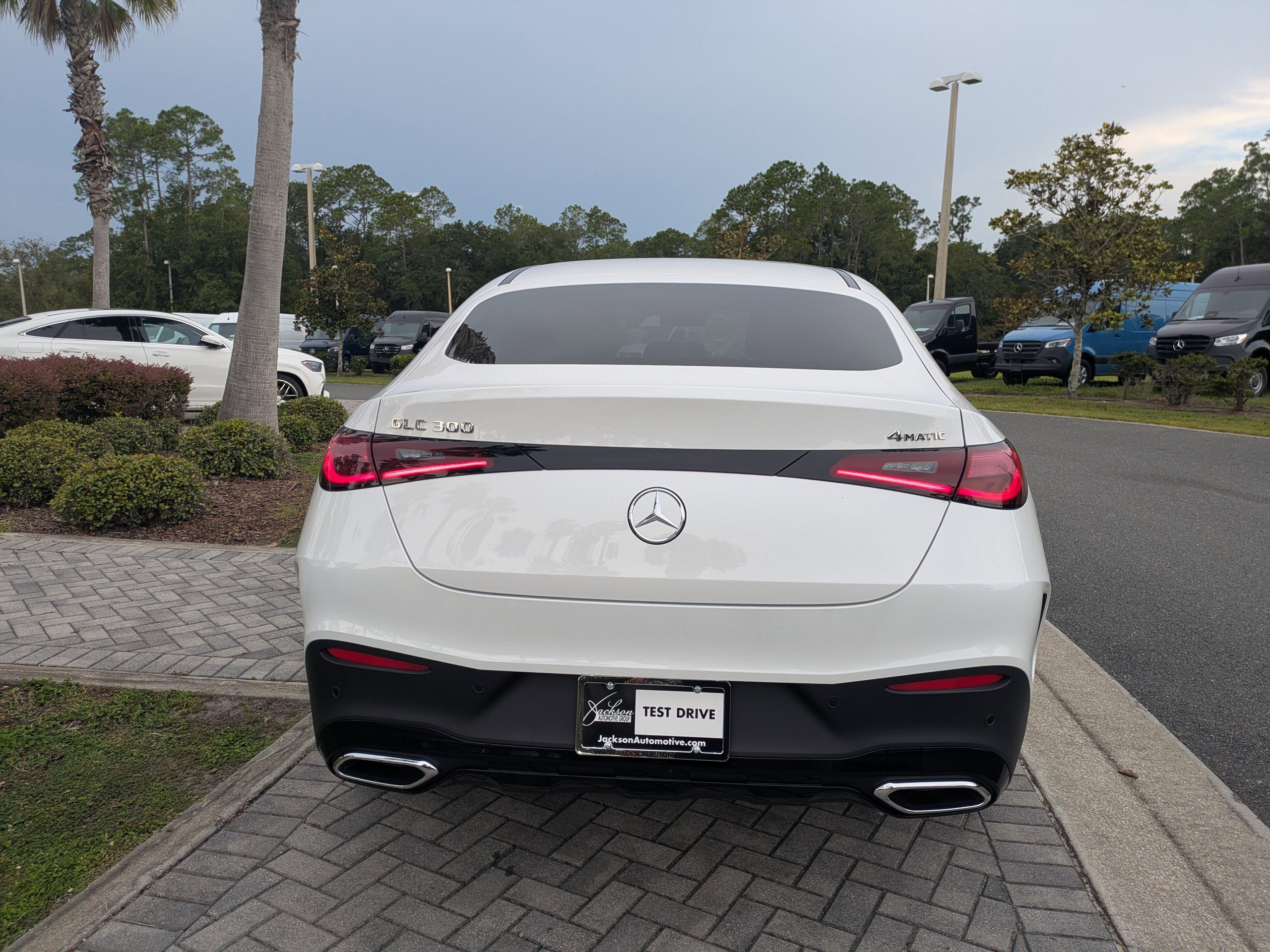 2025 Mercedes Benz GLC 300 4MATIC photo 6