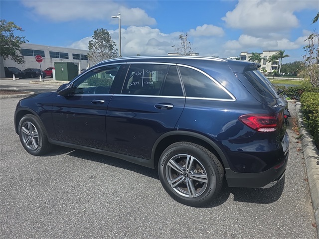 2022 Mercedes Benz GLC 300 4MATIC photo 2