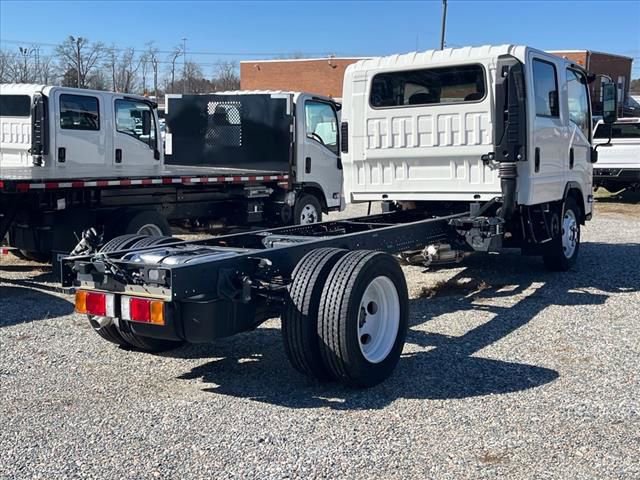 2024 Chevrolet Silverado photo 4