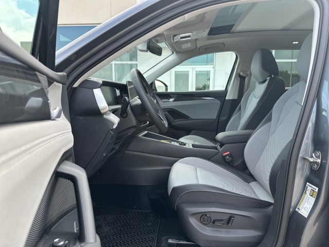 2025 Volkswagen Tiguan SE photo 11