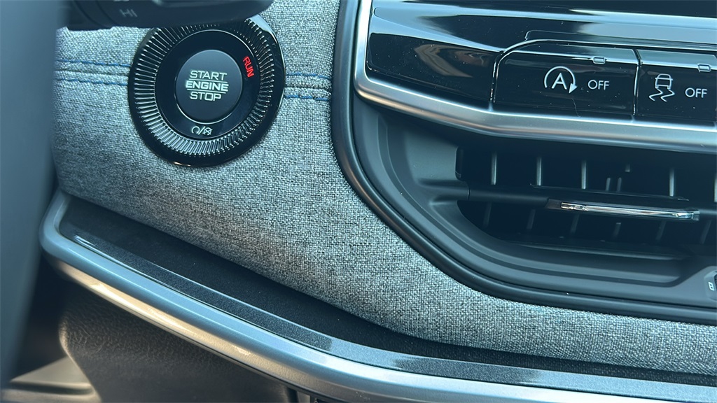 2025 Jeep Compass Latitude photo 27