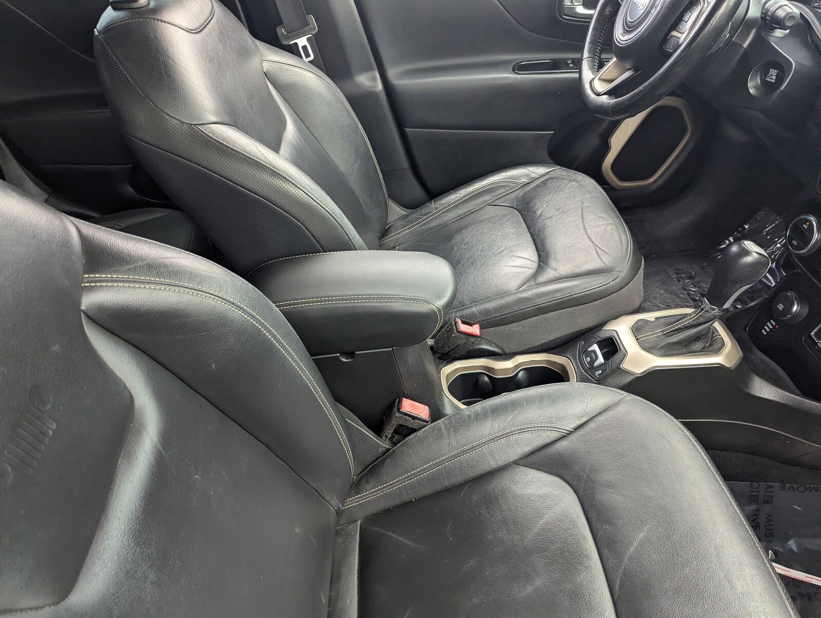 2016 Jeep Renegade Limited photo 10
