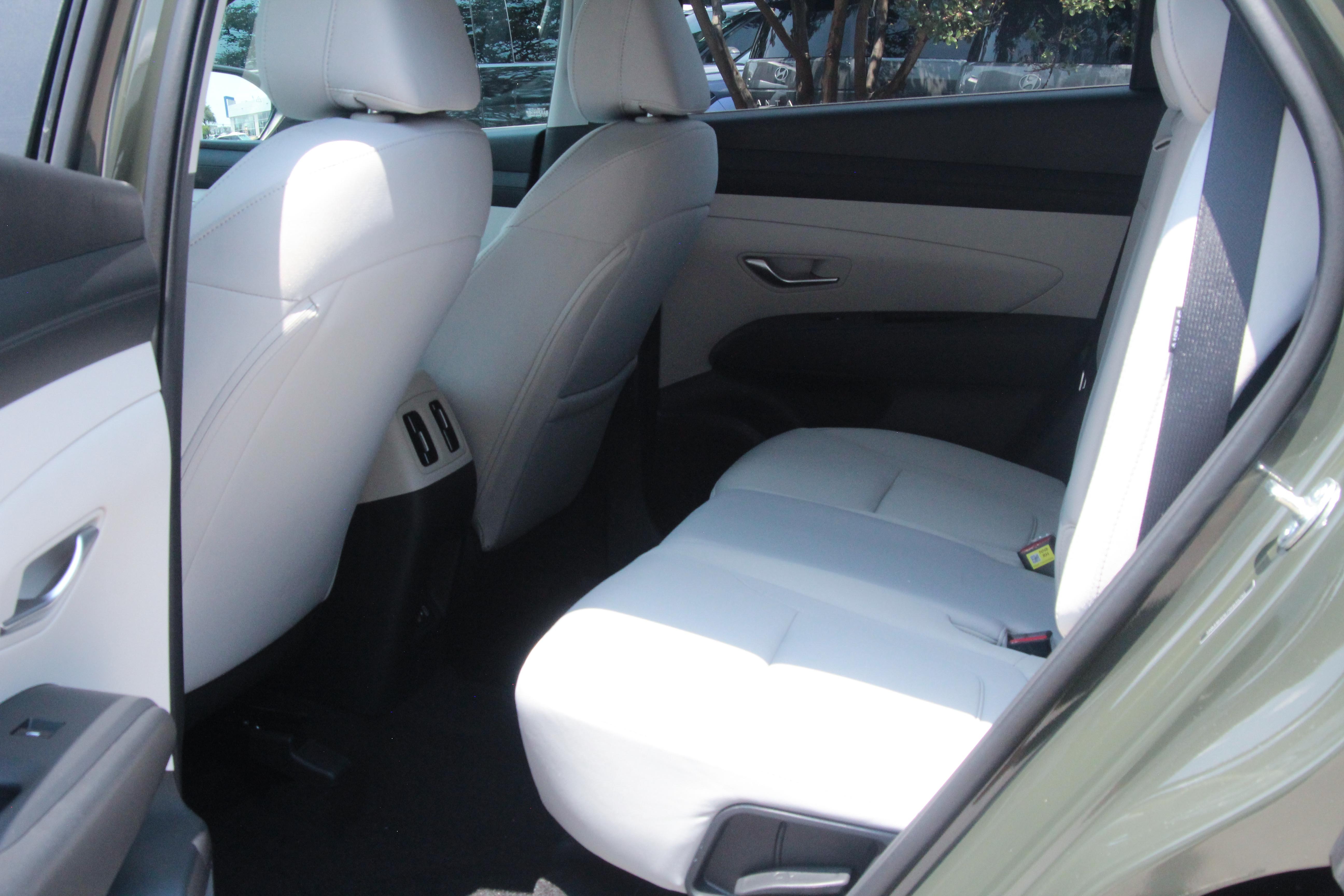2025 Hyundai Tucson SEL photo 3