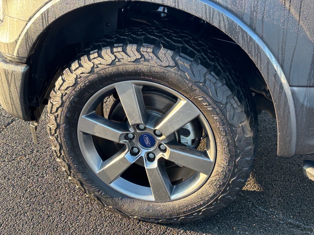 2017 Ford F-150 Lariat photo 3