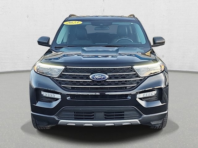 2023 Ford Explorer XLT photo 2