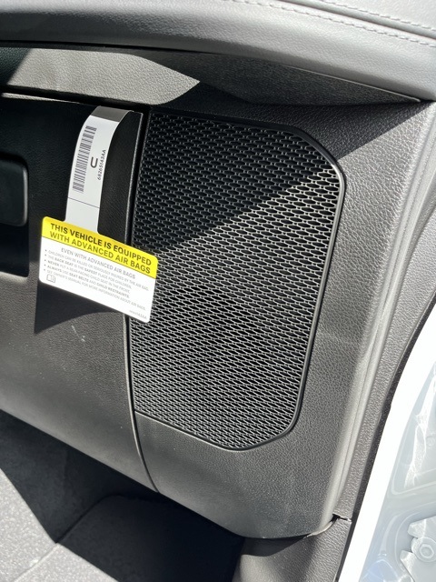 2025 Jeep Wrangler Sahara photo 22