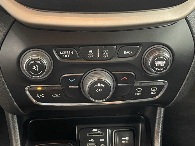 2015 Jeep Cherokee Latitude photo 20